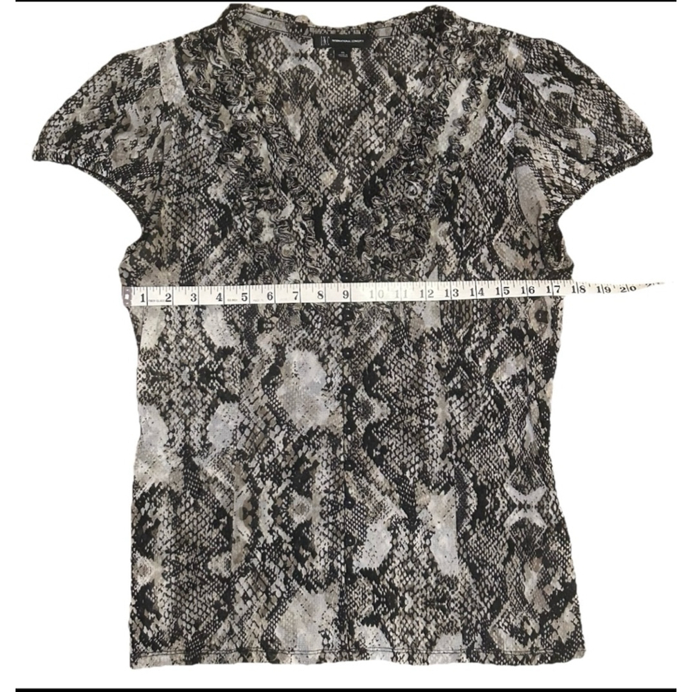 Women's INC International Concepts Top XL Gray Snake Print - Picture 3 of 7